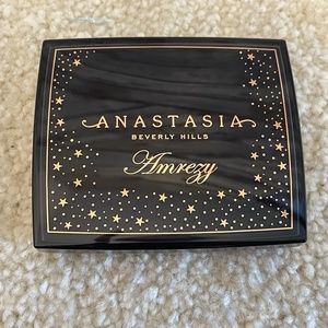 Anastasia Beverly Hills Amrezy Highlight
